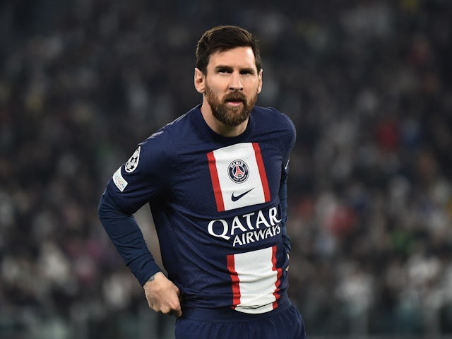 Lionel Messi 'in contract talks with Paris Saint-Germain'