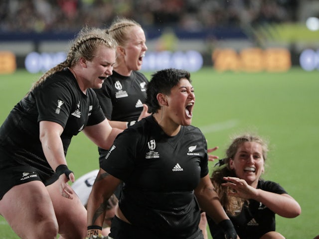 New Zealand's Krystal Murray celebrates scoring a try with teammates on November 12, 2022