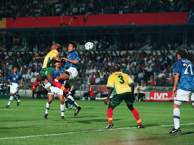 Samuel Eto'o da adolescente ai Mondiali del 1998