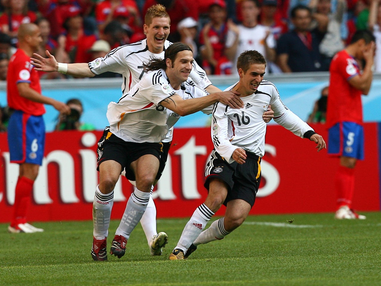 World cup matches. Роналду 2006. Матч в Катаре. Анри и Роналду. World Cup 2006 Germany Costa Rica.