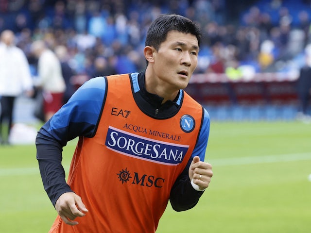 Liverpool to battle Man United for Kim?