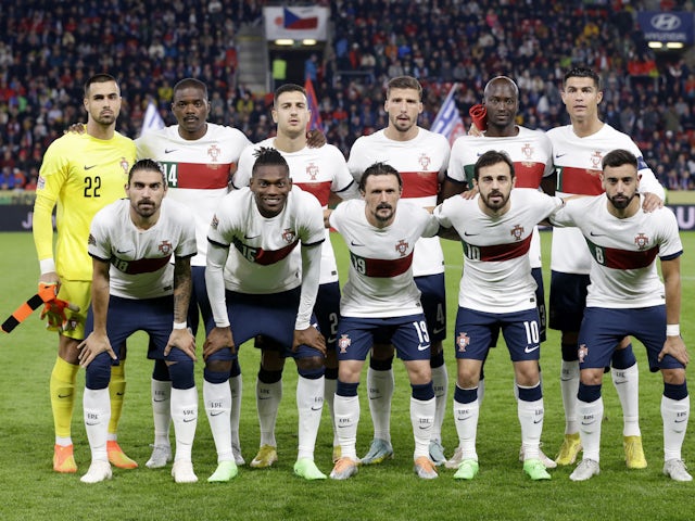Португалски играчи на групова снимка на отбора преди мача през септември 2022 г