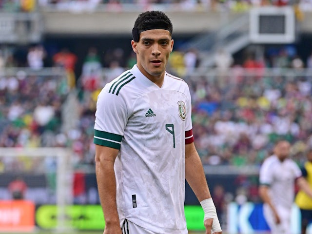 Raúl Jiménez con México en junio de 2022