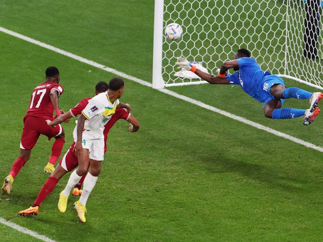 Senegal goalkeeper Edouard Mendy pulls off wonder save against Qatar in their World Cup game on November 25, 2022.