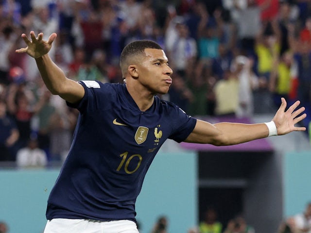 Real Madrid 'preparing €1bn transfer package to sign Mbappe'