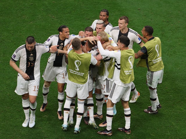 El alemán Niklas Volkrug celebra marcar un gol contra España en la Copa del Mundo el 27 de noviembre de 2022