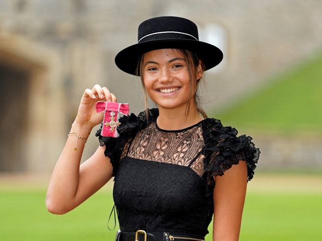 Emma Raducanu receives MBE for services to tennis