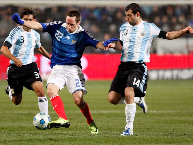 France's Franck Ribery in action with Argentina's Javier Mascherano in February 2009