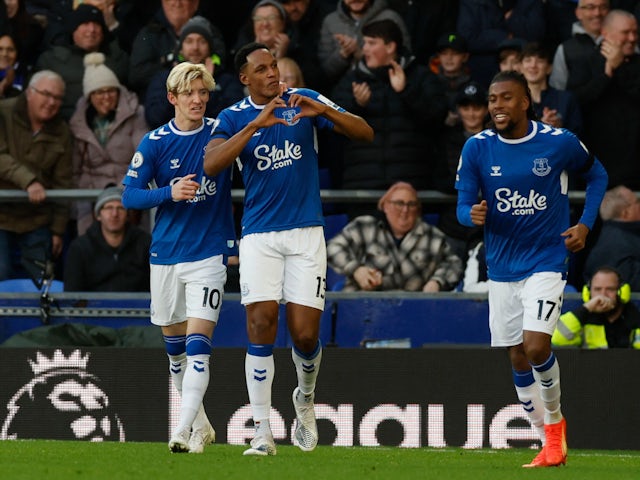 Yerry Mina celebrates scoring for Everton against Wolverhampton Wanderers on December 26, 2022