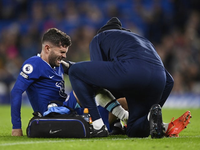 Chelsea's Christian Pulisic receives medical attention after sustaining an injury on January 5, 2023