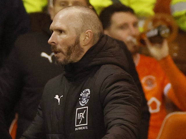 Blackpool manager Michael Appleton shakes hands with Nottingham Forest manager Steve Cooper after the match on January 7, 2023
