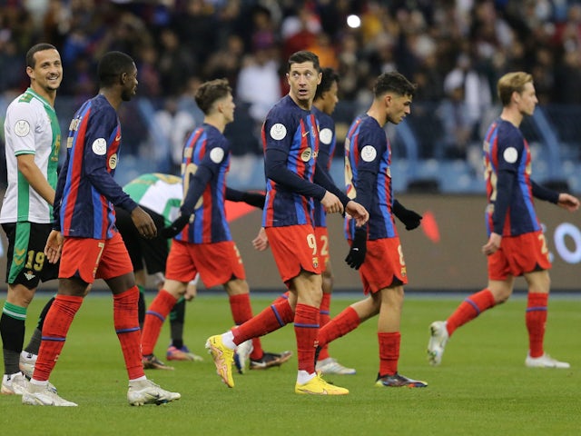 El delantero del Barcelona Robert Lewandowski celebra un gol contra el Real Betis el 12 de enero de 2023
