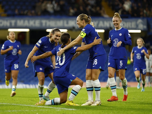 Chelsea Women's Sam Kerr celebrates scoring their first goal with teammates on December 22, 2022