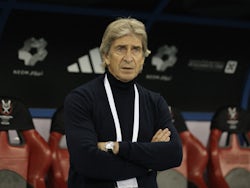 Real Betis coach Manuel Pellegrini before the match on January 12, 2023