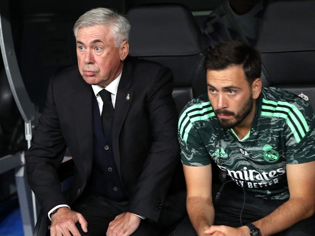 Real Madrid manager Carlo Ancelotti with assistant coach Davide Ancelotti before the match on October 5, 2022