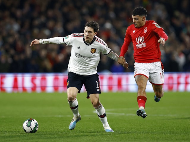  Manchester United's Victor Lindelof in action with Nottingham Forest's Morgan Gibbs-White on January 25, 2023