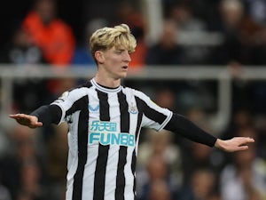 Gordon "hurt" by lack of Everton credit after Newcastle move