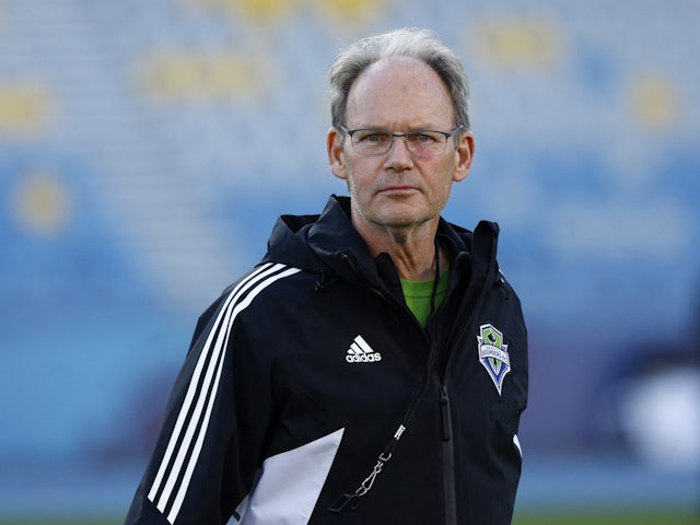 Seattle Sounders coach Brian Schmetzer during training on February 3, 2023
