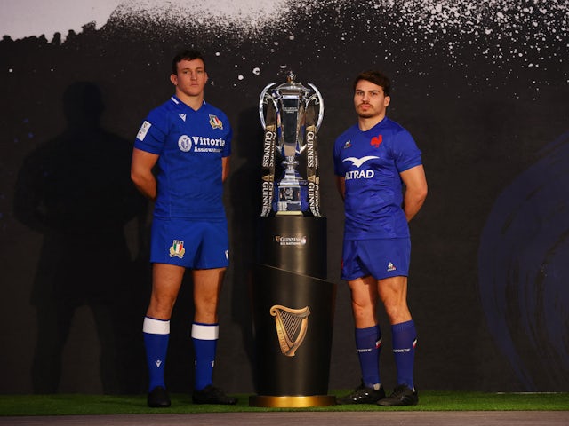 France's Antoine Dupont and Italy's Michele Lamaro pose with the Six Nations trophy during the launch on January 23, 2023