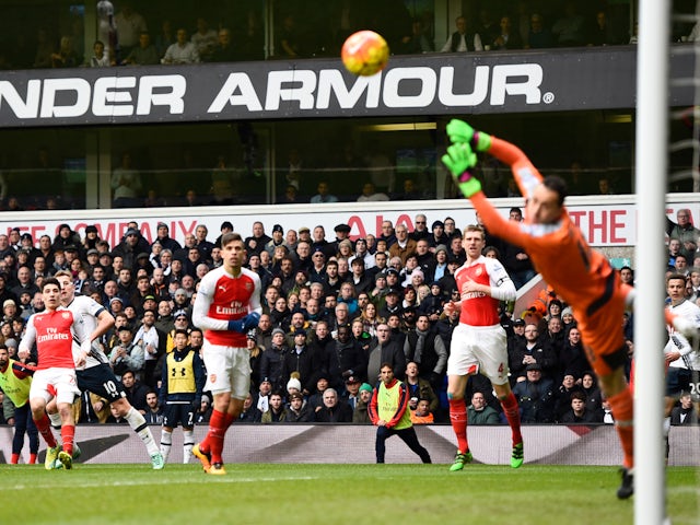 Harry Kane scores for Tottenham Hotspur against Arsenal on March 5, 2016