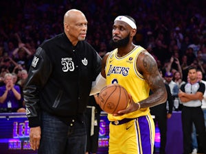 LeBron James breaks NBA scoring record with his 38,388th point, surpassing  Kareem Abdul-Jabbar