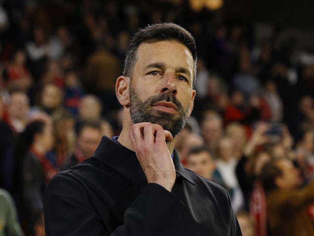 PSV Eindhoven coach Ruud van Nistelrooy before the match on February 16, 2023