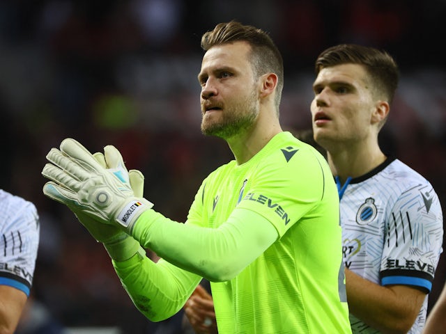 Club Brugge's Simon Mignolet applauds fans after the match on November 1, 2023
