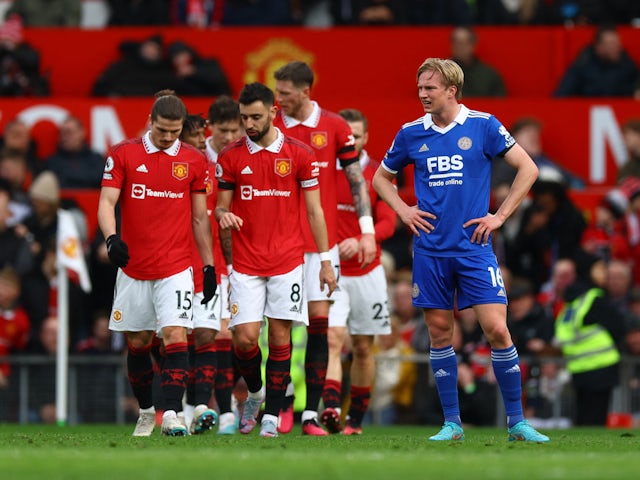 Manchester United players in discussion after Marcus Rashford's goal against Leicester City on February 19, 2023