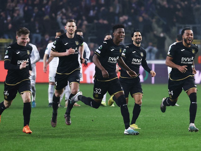 Anderlecht players celebrate winning the penalty shootout on February 23, 2023