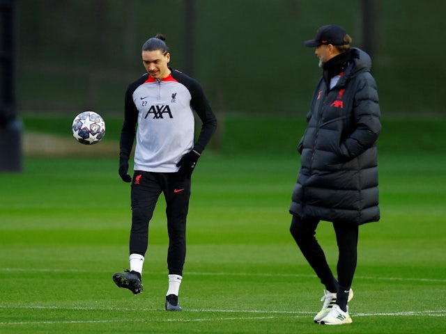 Liverpool's Darwin Nunez and manager Jurgen Klopp pictured during training on February 20, 2023