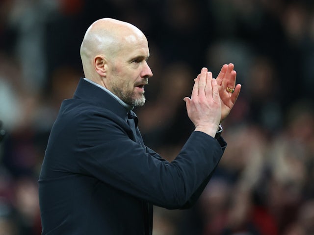 Erik ten Hag 'holds heart-to-heart talks with Man United players'