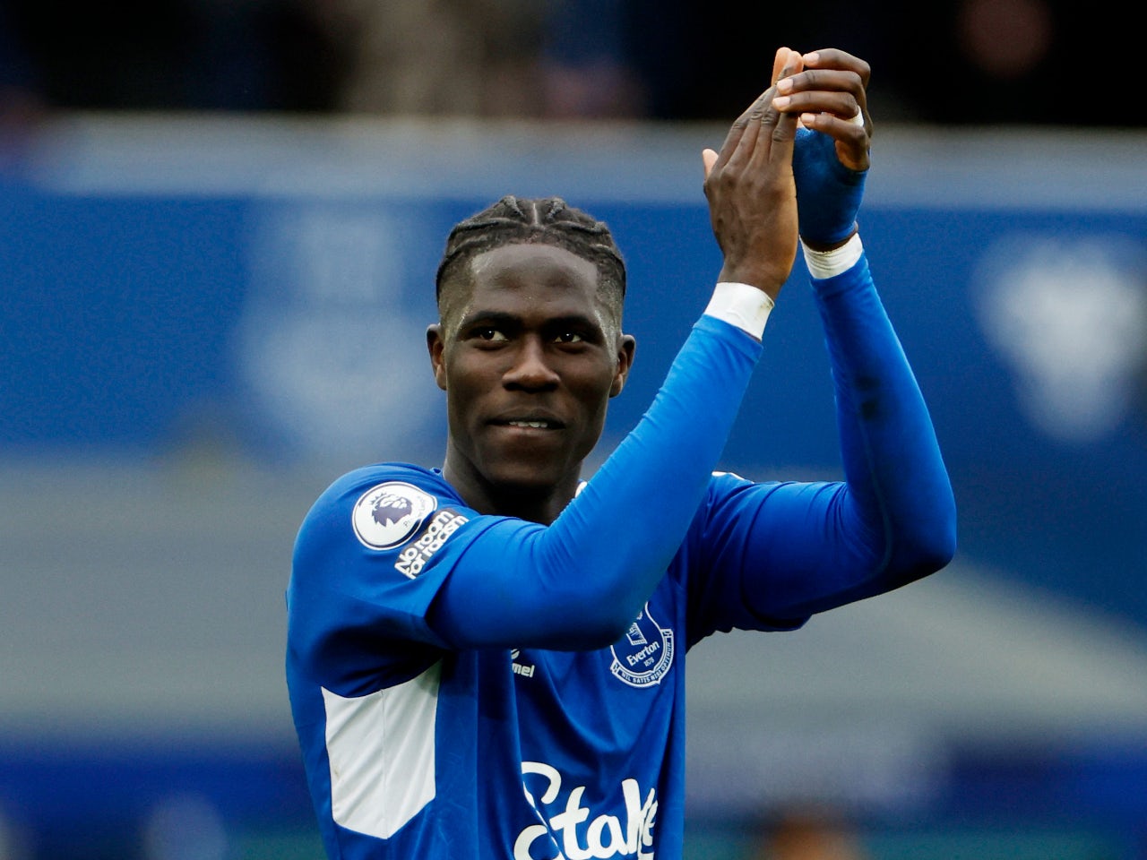 NEWS FLASH: Everton's £33m star's words could revive Man Utd pursuit, amid an intriguing Arsenal