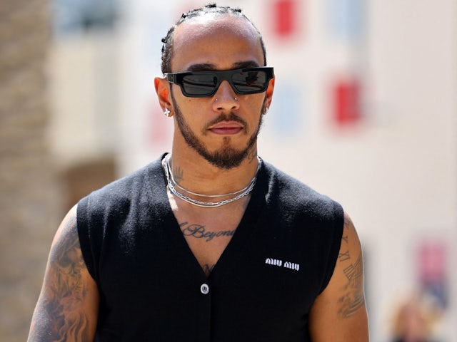 Hamilton to stay 'a few more years' - Russell