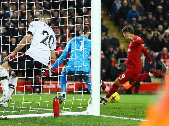 Souness: 'Man Utd threw the towel in against sensational Liverpool'