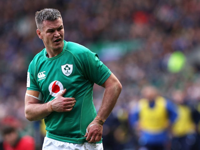 Sexton equals points record as Ireland keep Grand Slam hopes alive