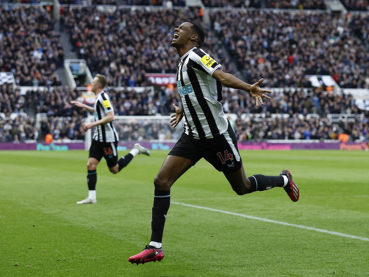 Newcastle United move into fifth with home win over Wolverhampton Wanderers