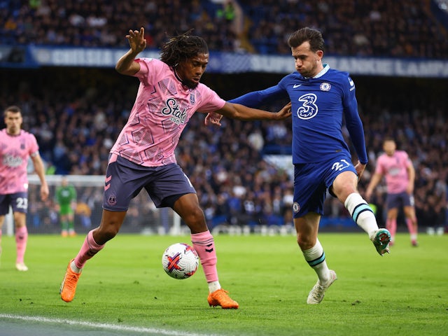 Everton's Alex Iwobi in action with Chelsea's Ben Chilwell on March 18, 2023