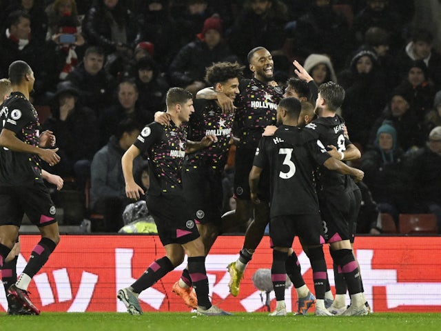  Brentford's Ivan Toney celebrates scoring their first goal with teammates on March 15, 2023