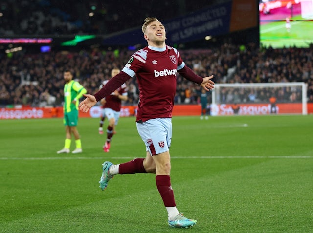 West Ham hit four past 10-man Larnaca to cruise into ECL quarter-finals