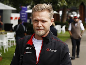 Magnussen has 'five races' to improve - Steiner