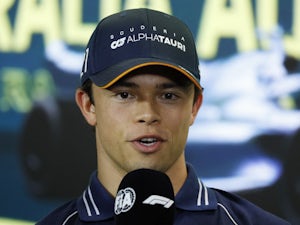 Rookie de Vries 'fighting to survive' in F1