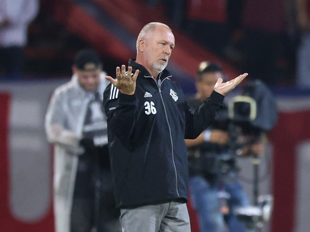 Internacional coach Mano Menezes during the match on April 5, 2023