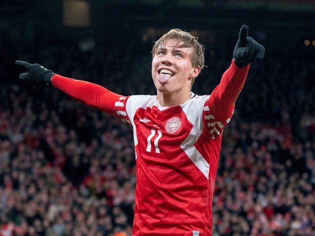  Danemarca Rasmus Höglund sărbătorește a marcat al doilea gol pe 23 martie 2023