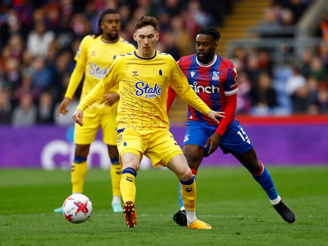 Crystal Palace and Everton play out goalless draw at Selhurst Park