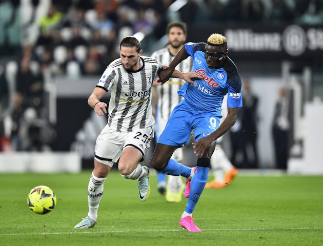 Napoli score last-gasp winner to overcome Juventus in Turin