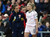 Leah Williamson goes off injured for Arsenal on April 19, 2023
