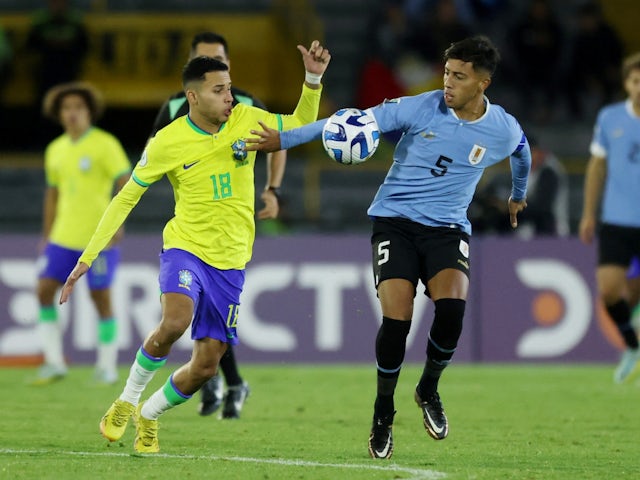 Uruguay's Fabricio Diaz in action with Brazil's Alexsander on February 12, 2023