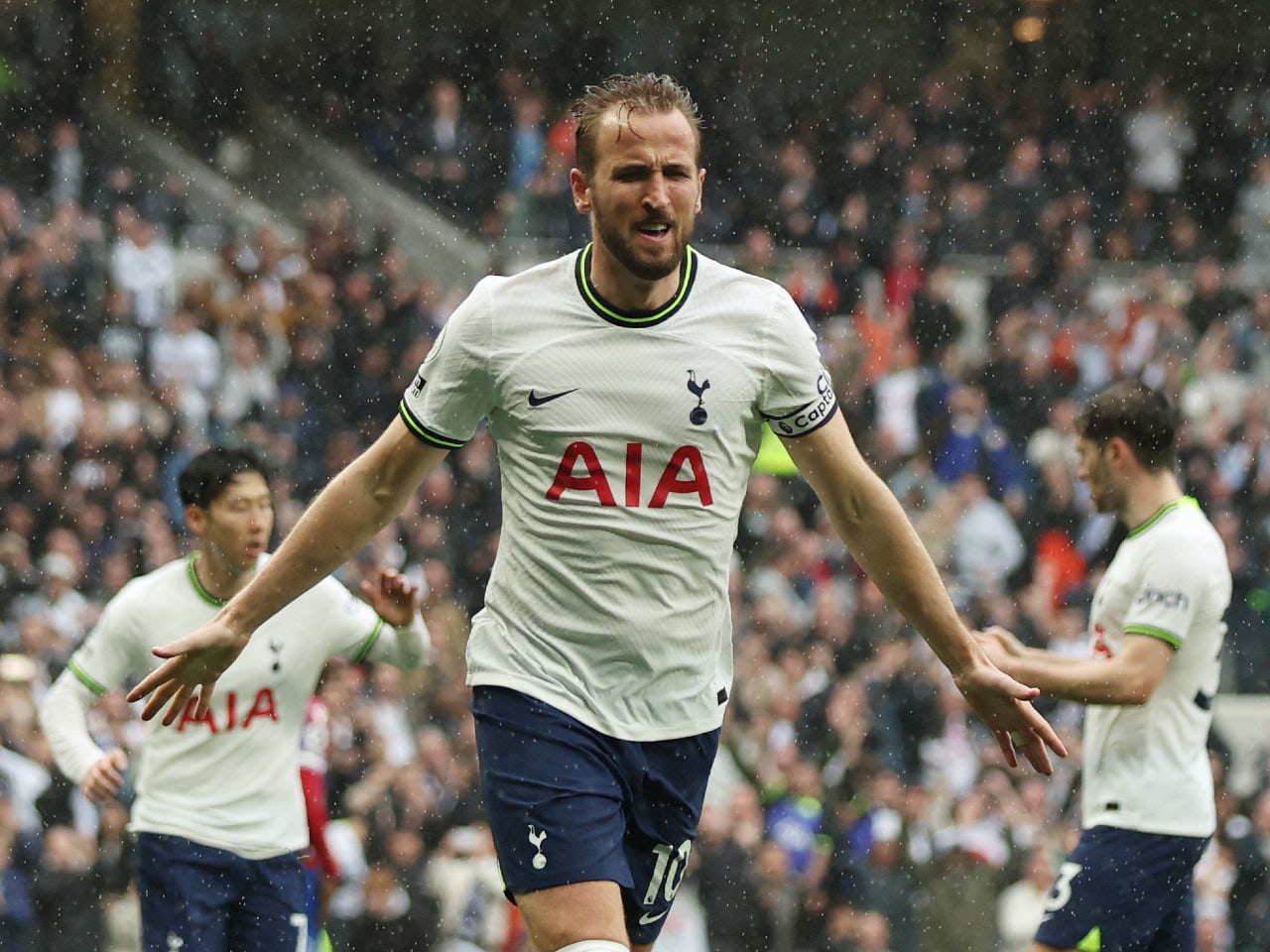 Tottenham Hotspur 'to demand £100m from Real Madrid for Harry Kane'