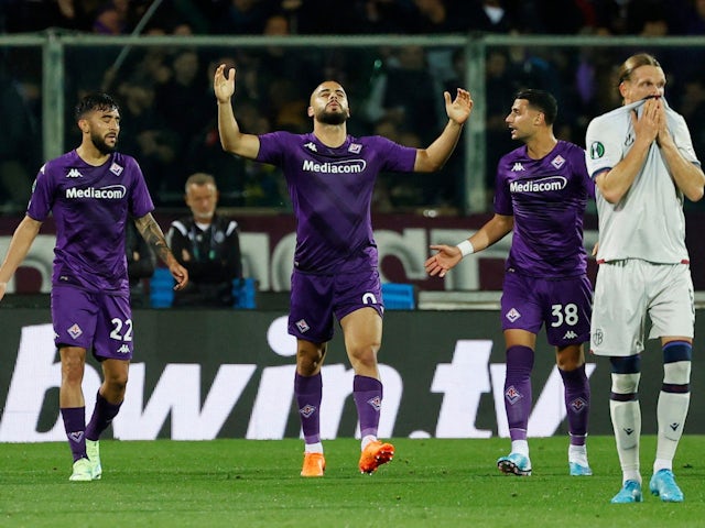  Fiorentina's Arthur Cabral celebrates scoring their first goal with Rolando Mandragora on May 11, 2023