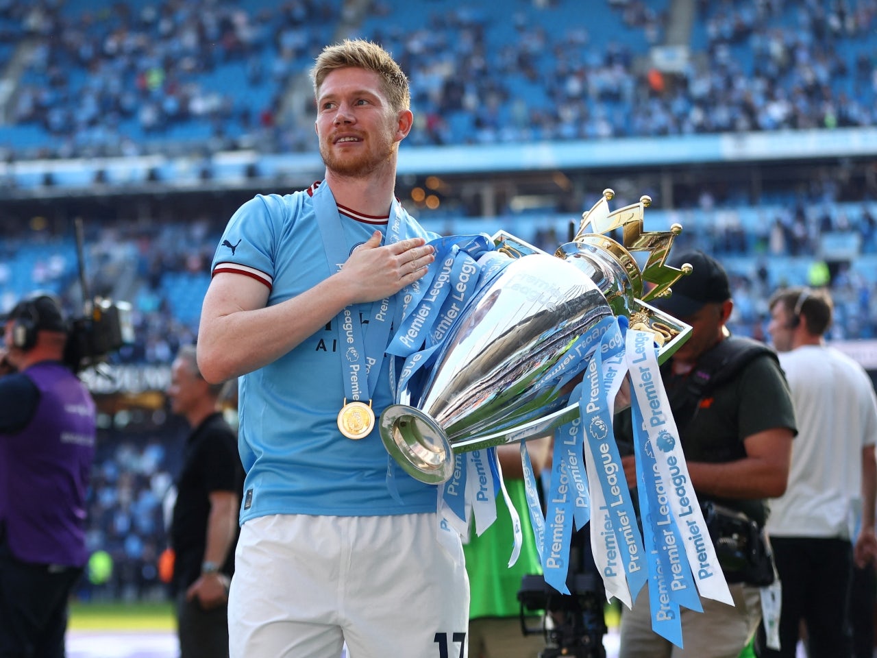 Manchester City 'put Kevin De Bruyne contract talks on hold'
